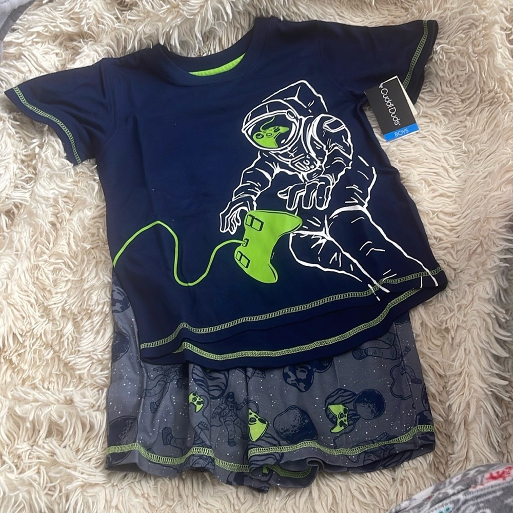 🆕 Boys Cuddl Duds Pajamas Short Set - Astronaut- Gaming Graphics